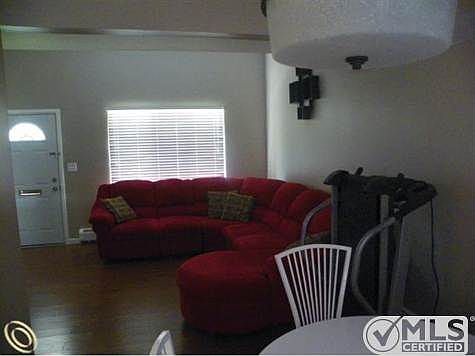 condo 003.jpg