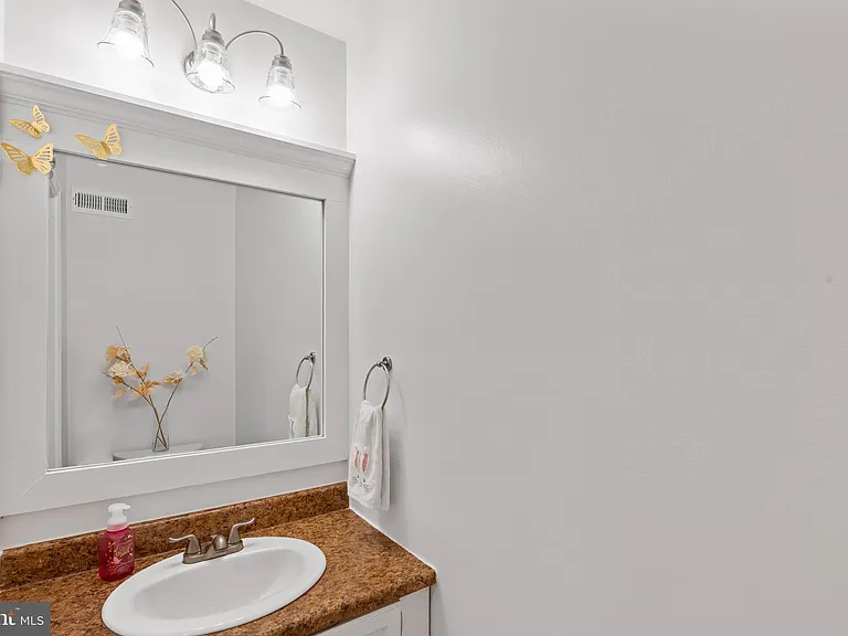10267 Green Holly Ter — Photo 5