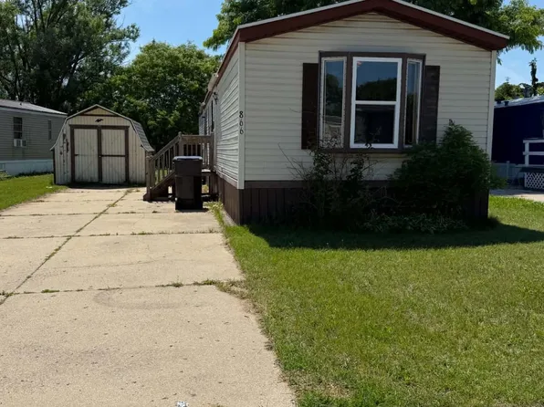 866 Riverbend Ln, Middleville, MI 49333