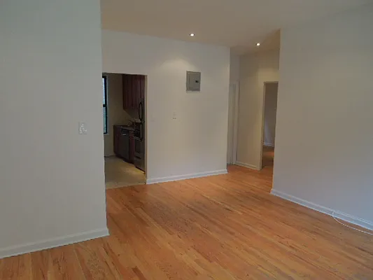 Rented by Washington Realty Corp. | media 42