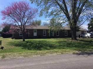 1102 Somerset Dr, Lebanon, TN 37090