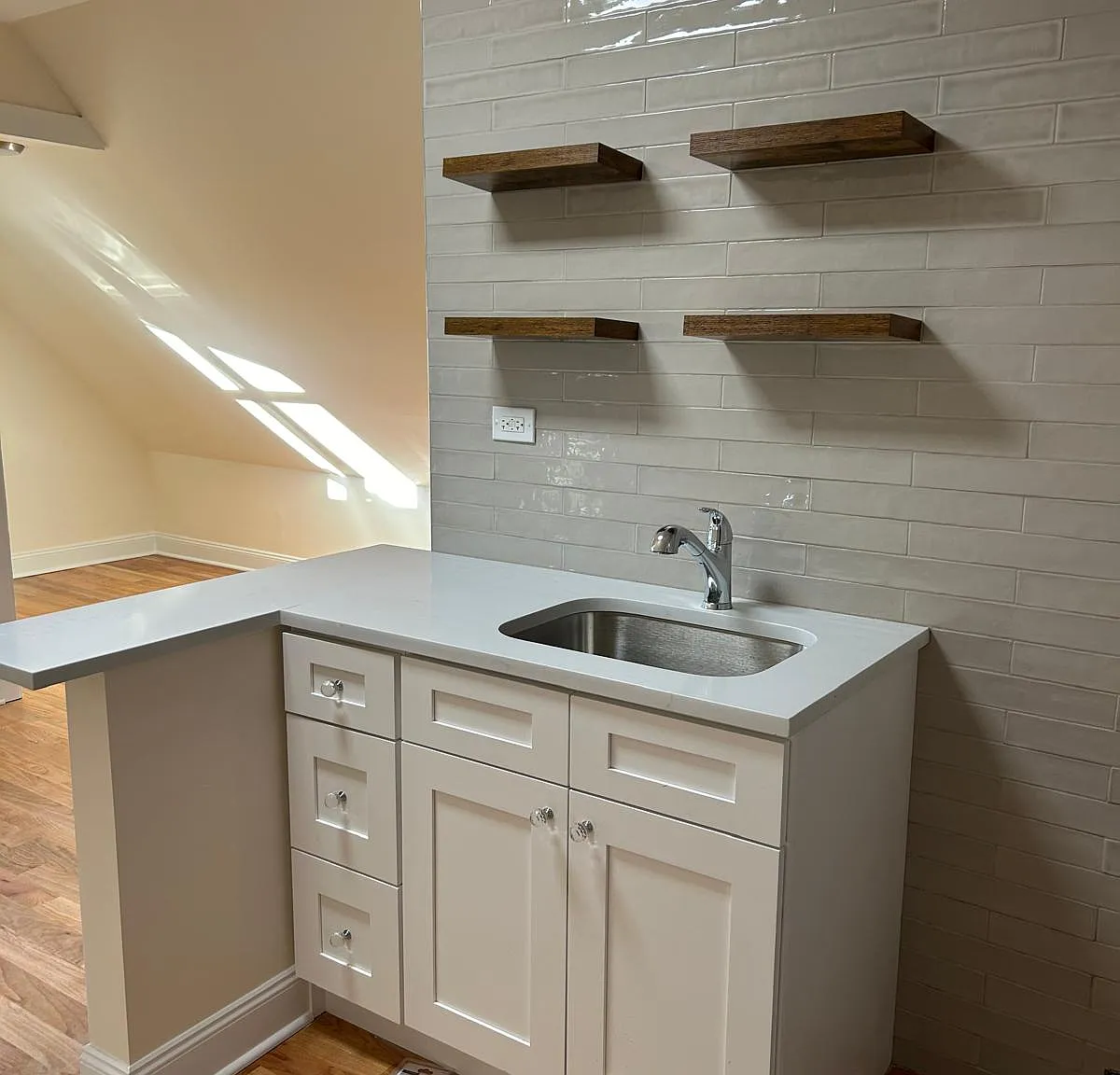2521 W Palmer St — Photo 2