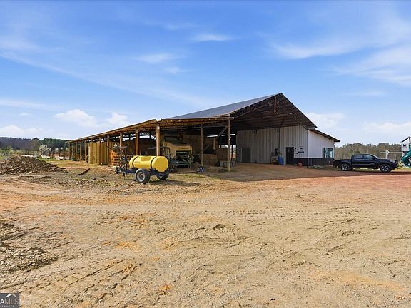 2nd image of 998 Dunn Rd SE