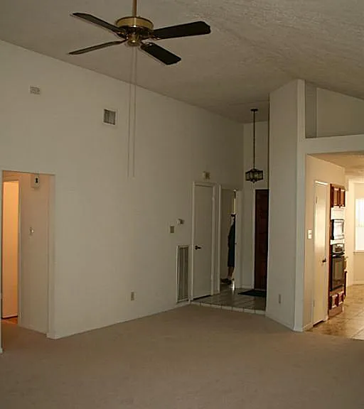 11726 Plumbrook Dr — Photo 20