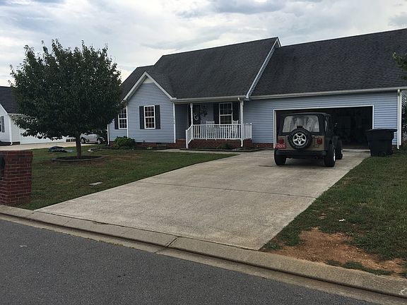 3rd image of 1914 Stoney Meadow Dr