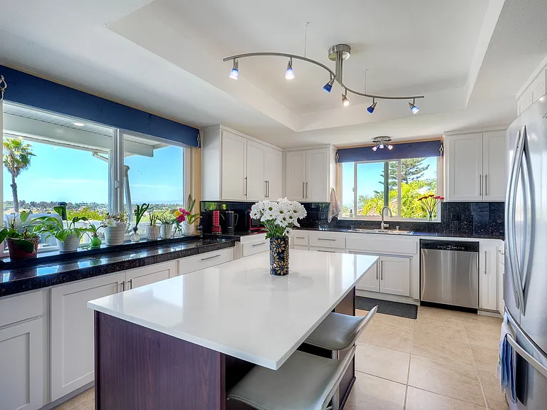 529 Vale View Dr — Photo 11