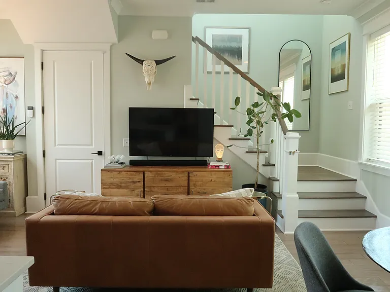 994 Key Colony Ct — Photo 3