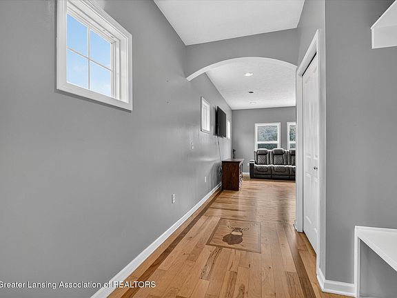 5th image of 2929 Woods Rd