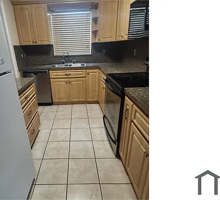 244 NW 12th Ct — Photo 3