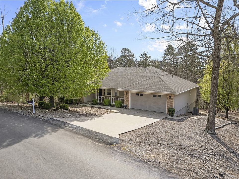 1st image of 9 Verwood Dr