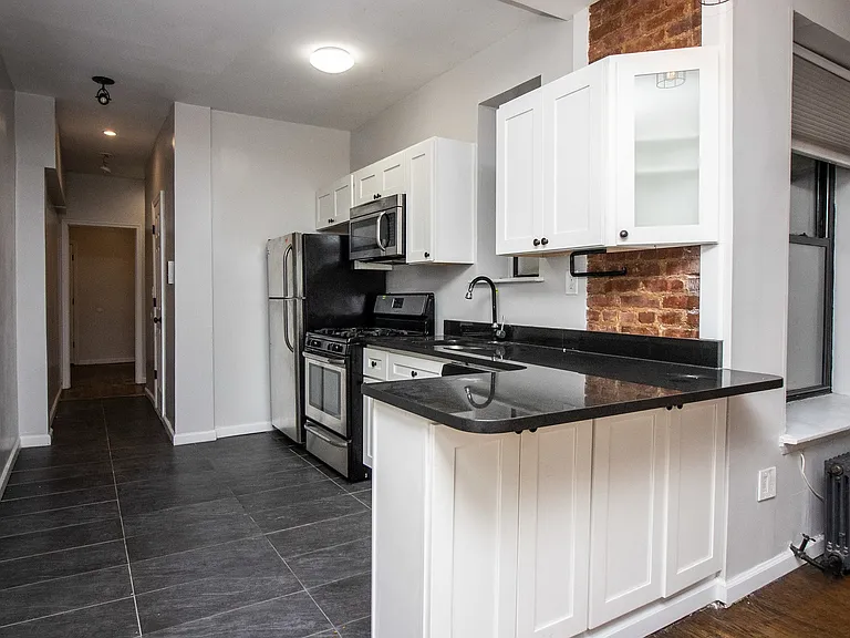 1186 Putnam Ave #1A — Photo 1