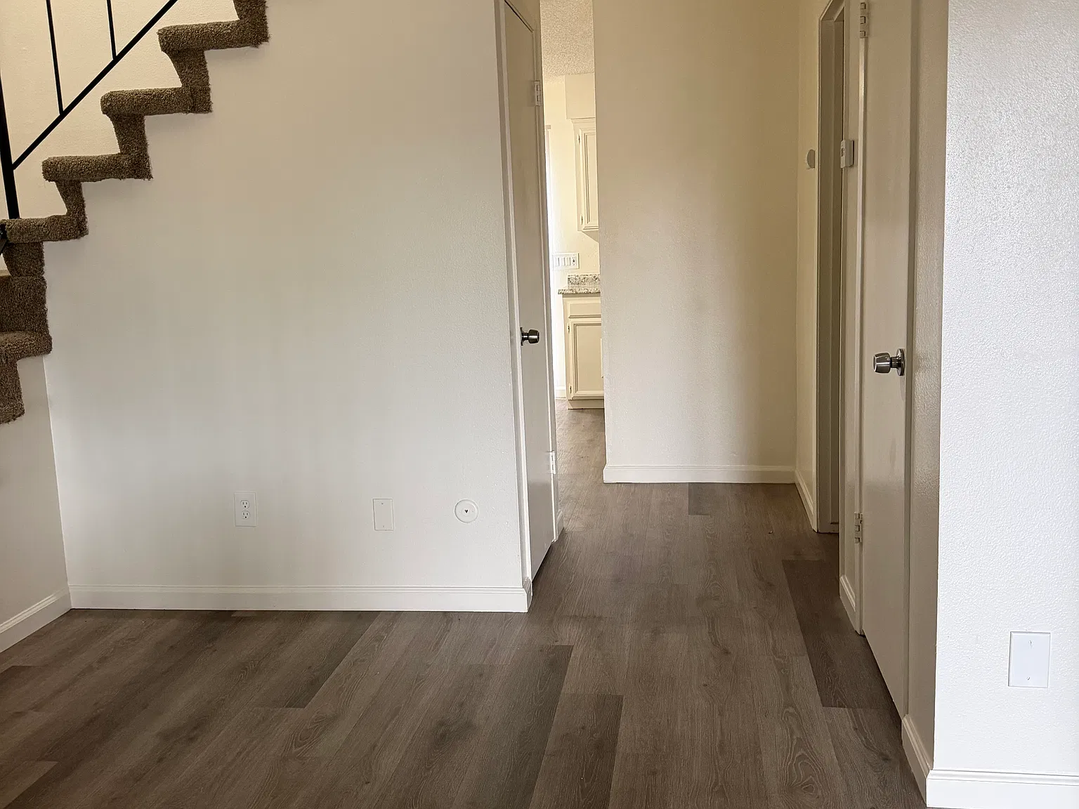 2 bed, 1.5 bath, 1050 sqft, $1,425 — Photo 4