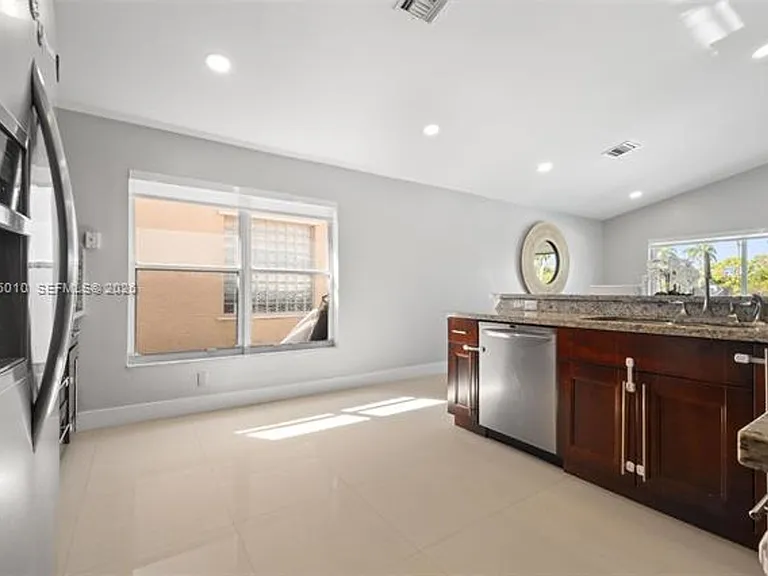18061 SW 33rd St — Photo 19