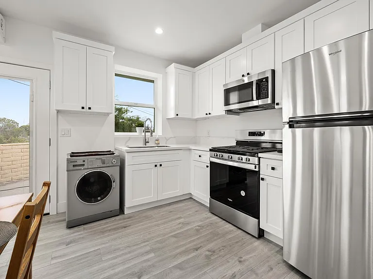 3020 Anacapa Pl — Photo 9
