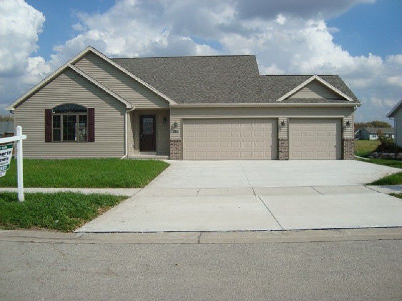 1st image of 409 Dewberry Dr