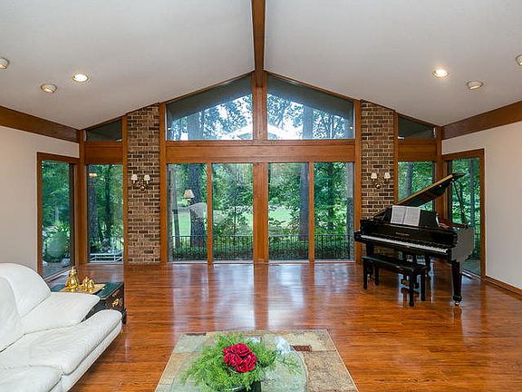3rd image of 6 Spyglass Dr