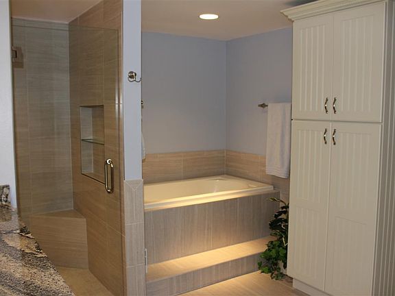 5th image of 4381 S Atlantic Ave #2040