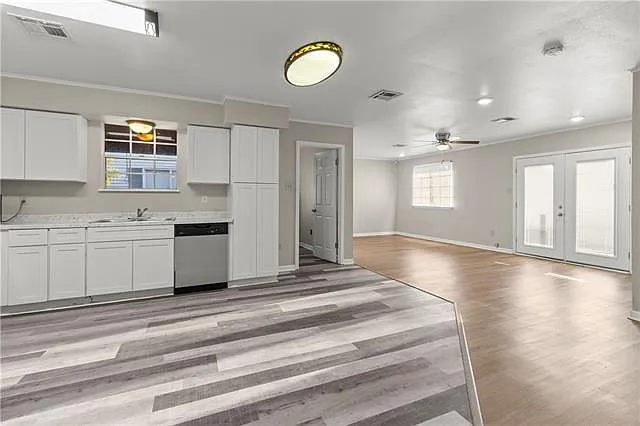 1609 Taylor St — Photo 4