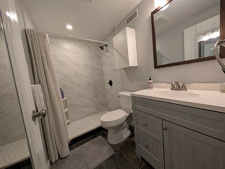 Greenleaf St — Photo 3