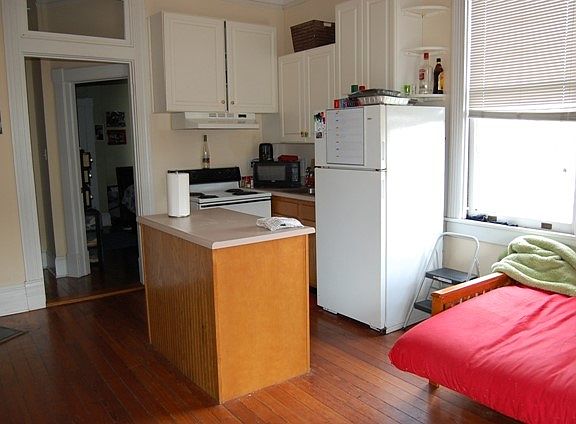 3rd image of 308 E Anderson St APT B