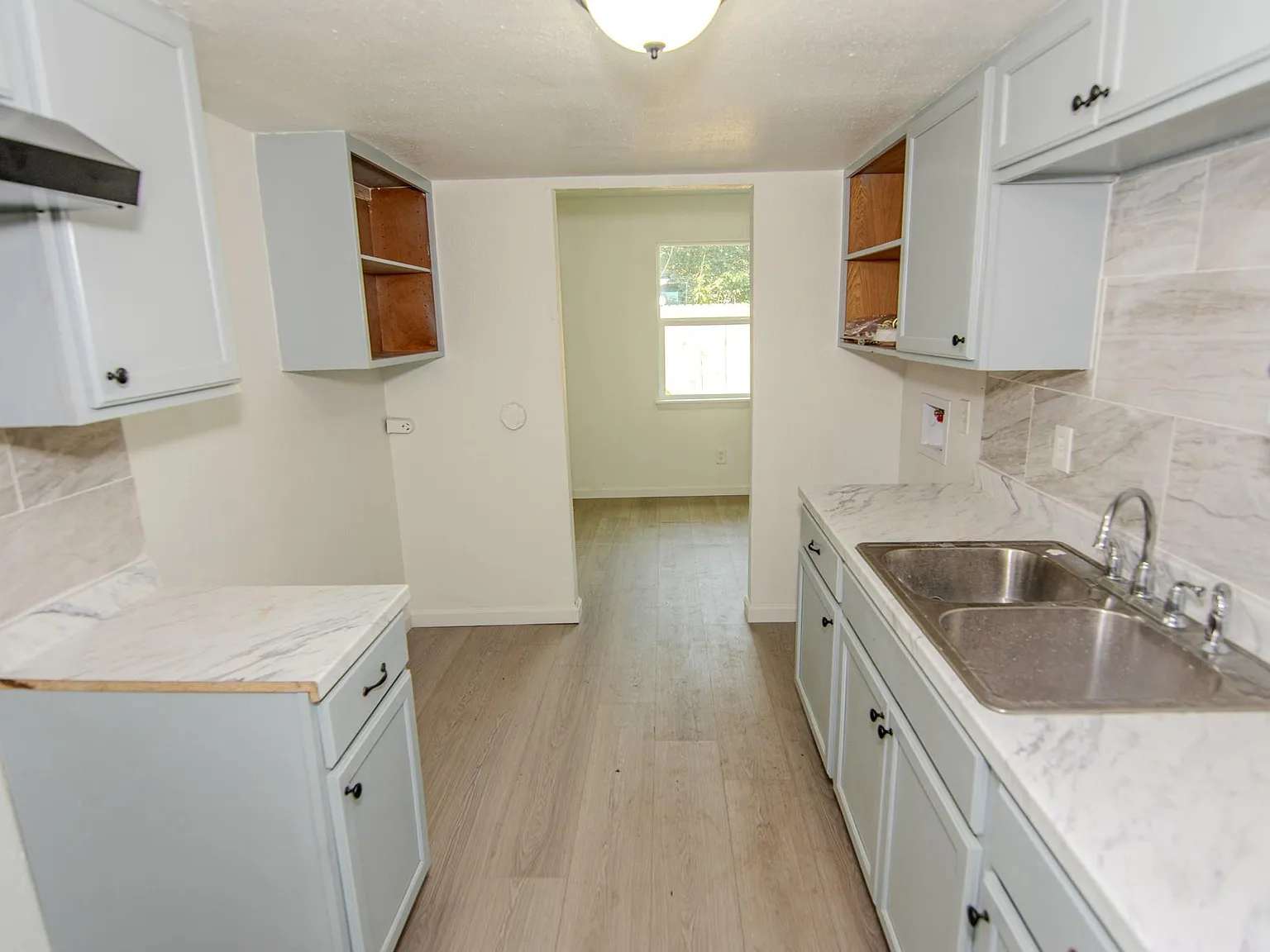 7867 Hamlet St — Photo 4