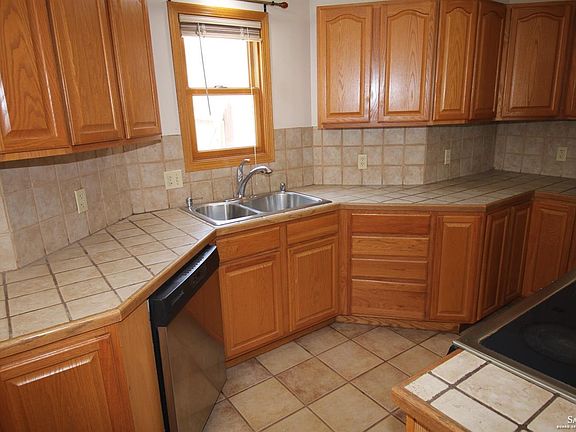 5th image of 1002 Courtney Dr