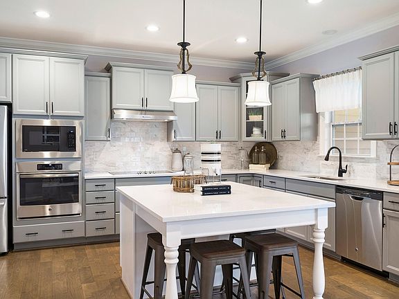 Images of the home are for illustrative purposes only and should never be relied upon