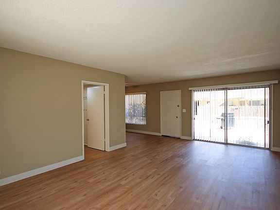3rd image of 1170 Huntington Dr APT A8