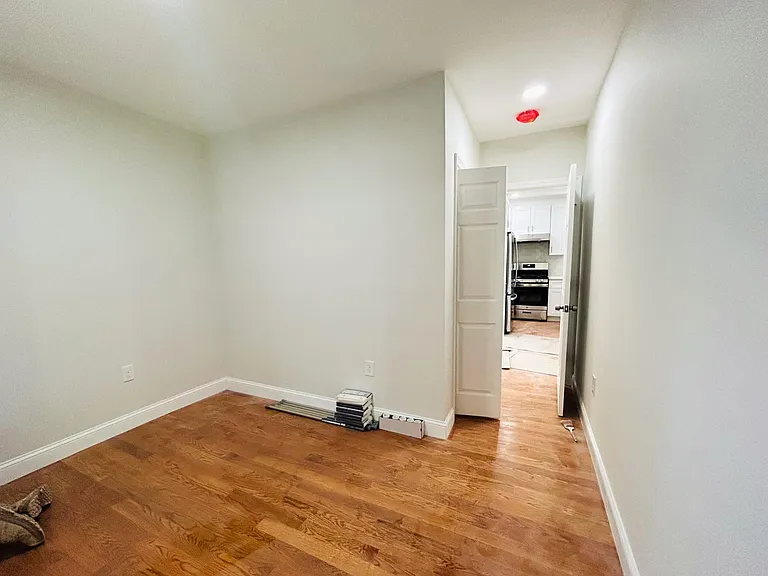 27 Waverly St #1 — Photo 16
