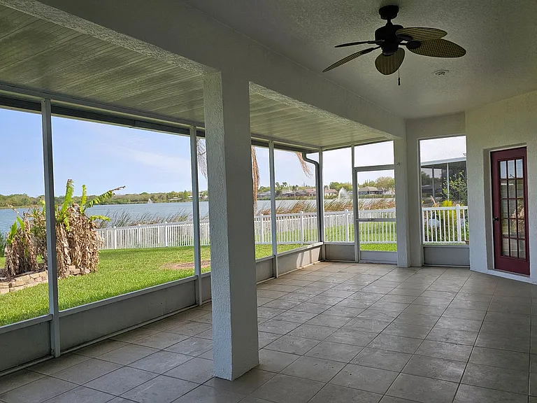 7209 Colonial Lake Dr — Photo 40