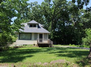 524 Oakwood Dr, Round Lake Beach, IL 60073