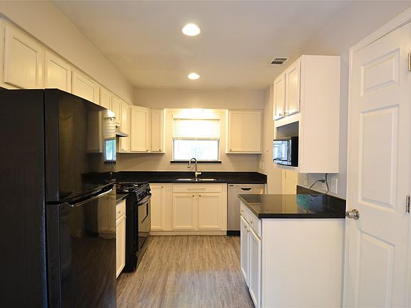 4th image of 76 S Wavy Oak Cir
