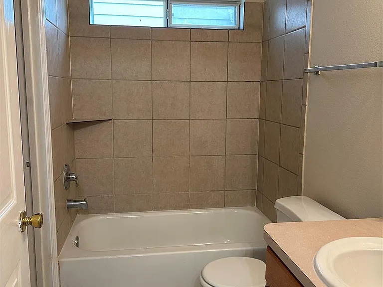 6942 Paris St #B — Photo 10