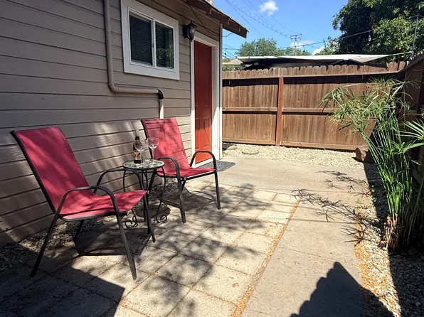 1050 E 8th St, Chico, CA 95928