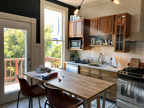 185 Collingwood St Photo 1