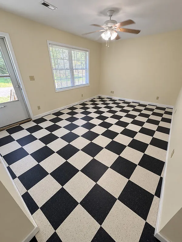 3 bed, 1.5 bath, 1056 sqft, $1,295 — Photo 2