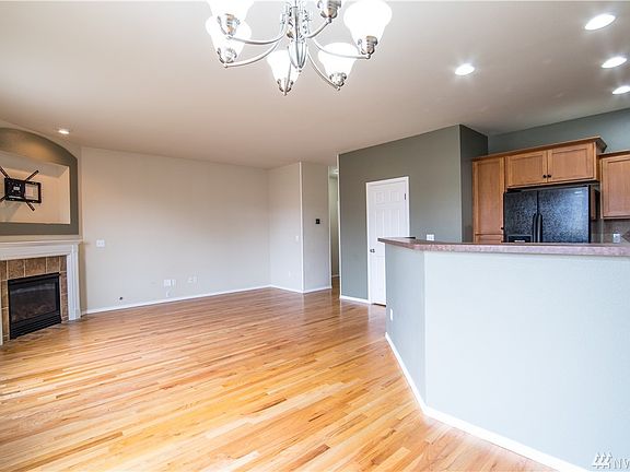 5th image of 18313 111th Ave Ct E
