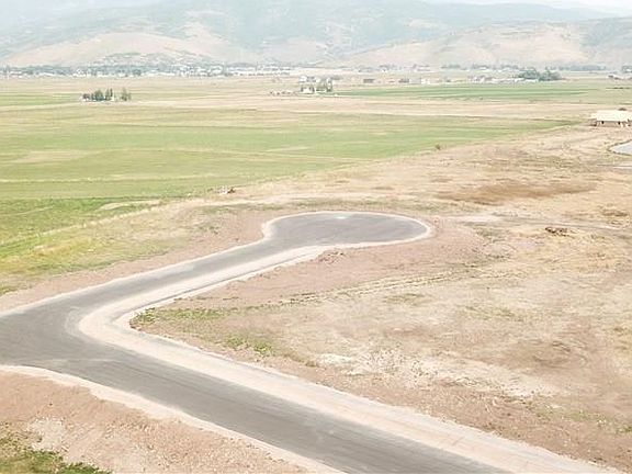 3rd image of 1501 S Uinta View Cir #204