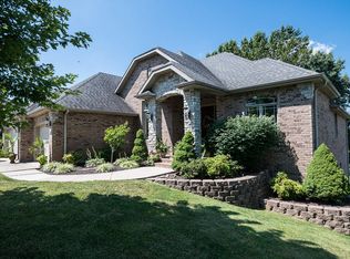 1348 W Shadowlawn St, Springfield, MO 65810