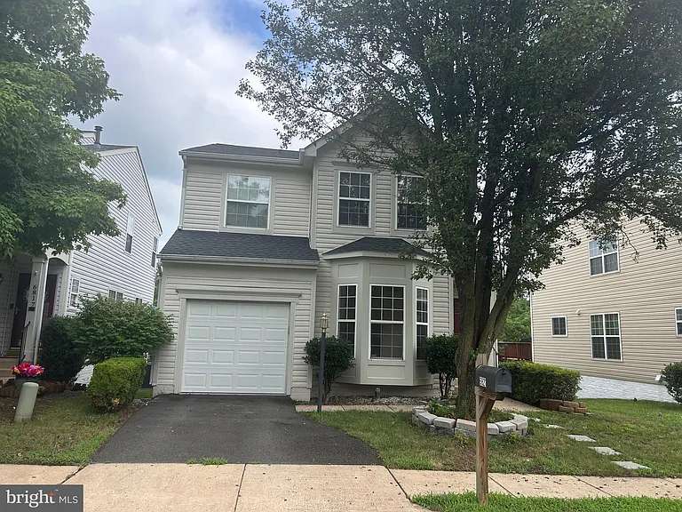 6821 Hollow Glen Ct — Photo 37