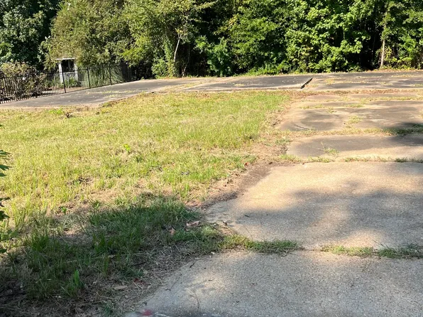 Scanlon Dr, Jackson, MS 39204