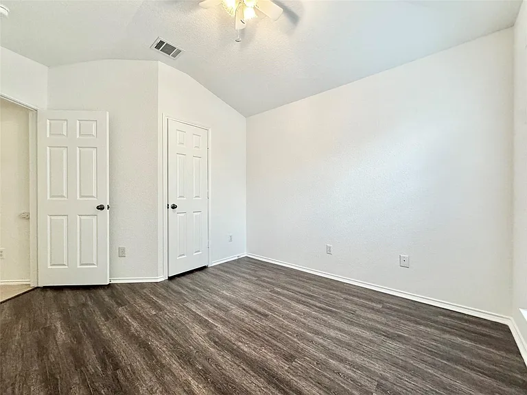 1015 Aiken Dr — Photo 32