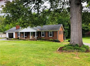 176 Hawthorne Rd, Mocksville, NC 27028