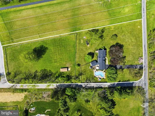 302 Lucky Hill Rd, West Chester, PA 19382