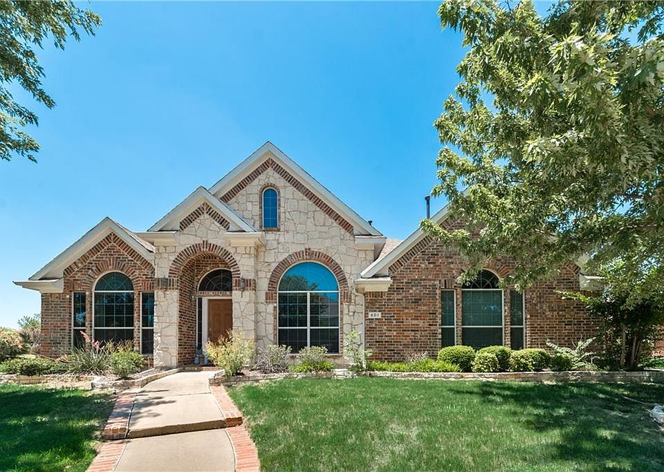 1st image of 601 Honey Suckle Dr