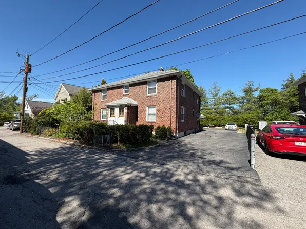 15 Lyons Ct #15, Watertown, MA 02472