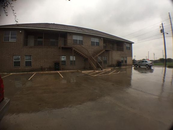 2nd image of 3200 Hill Crest Dr APT 8