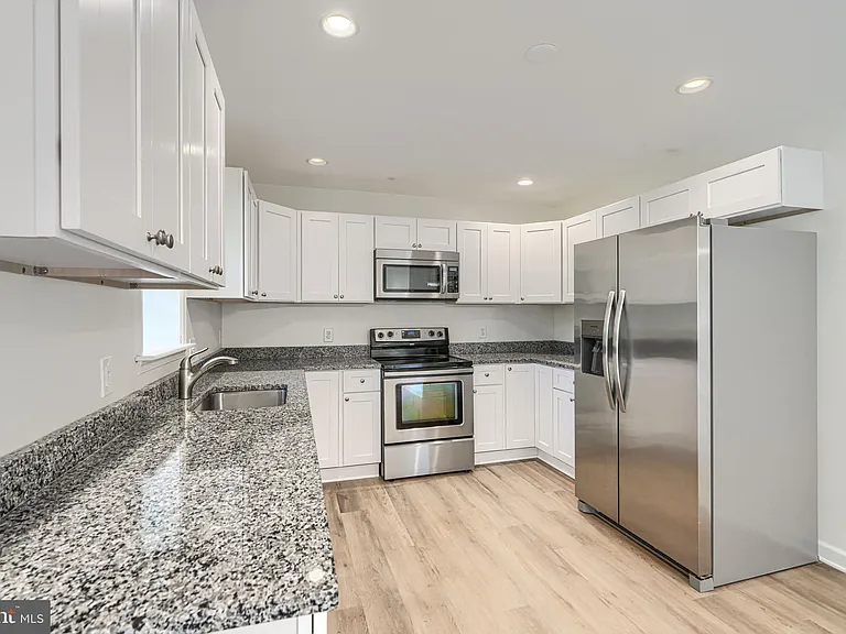 605 N Paradise Rd — Photo 13
