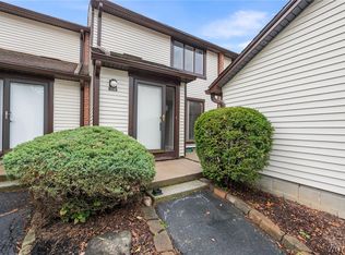 1206 Charlesgate Cir, East Amherst, NY 14051