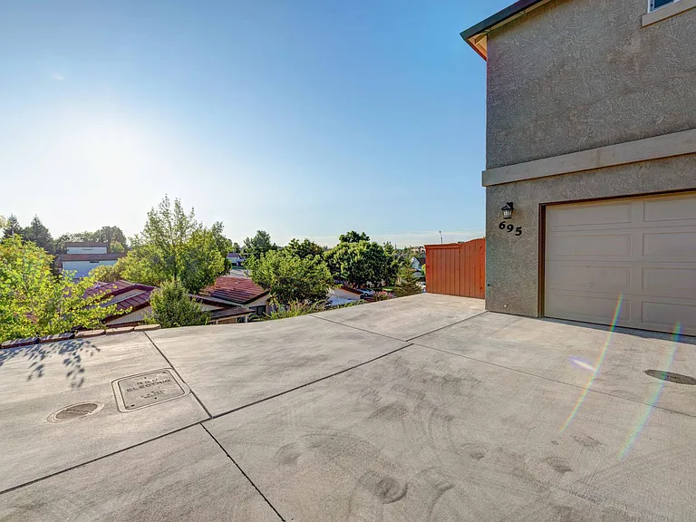 695 Mission De Oro Dr — Photo 40